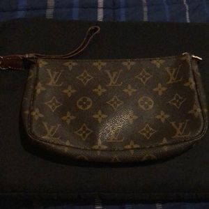 Louis Vuitton Pouchette
